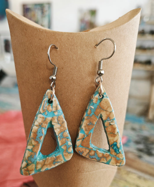 Boucles triangle coquille d'oeuf bleue